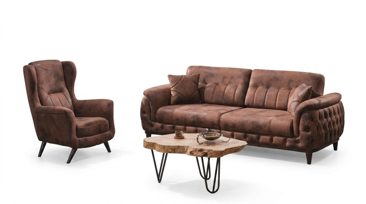 Divano a tre posti marrone con poltrona design per soggiorno