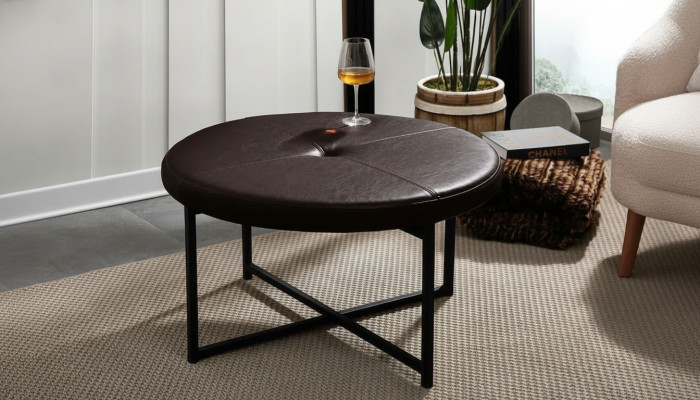 Tavolino in pelle di alta qualità Materiale piano del tavolo in metallo Soggiorno Marrone scuro Tavolino in pelle di alta qualità Materiale piano del tavolo in metallo Soggiorno Marrone scuro