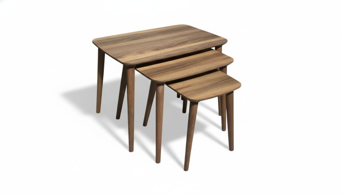 Set di tavolini rettangolari 3x per soggiorno sala da pranzo in legno marrone  Set di tre tavolini rettangolari per soggiorno sala da pranzo in legno marrone.