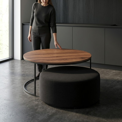 Tavolino marrone + Set di pouf imbottiti in tessuto nero