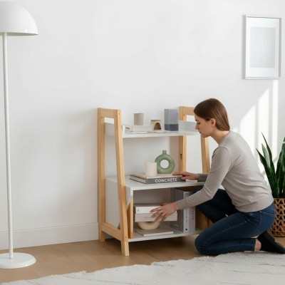 Mobile portaoggetti per libri beige e bianco in legno di alta qualità.