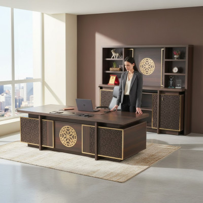 Set da ufficio 3 pezzi in marrone monocolore con scrivania, credenza e libreria.    Set da ufficio 3 pezzi in marrone monocolore con scrivania, credenza e libreria.