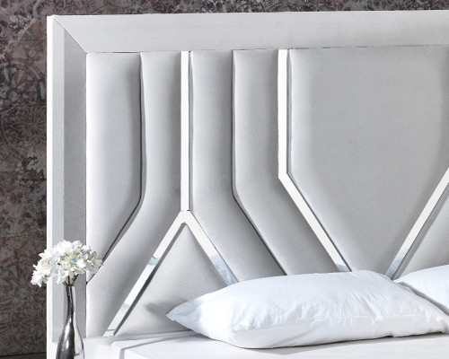 Completo letto bianco elegante con comodini e armadio in vetro