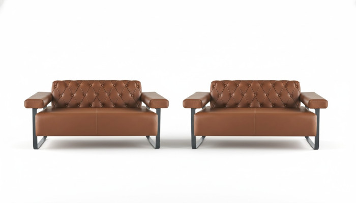 Divani in pelle Chesterfield marrone in acciaio inossidabile originale moderno a due posti, bottoni.