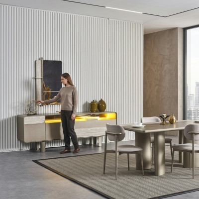 Elegante consolle in legno color beige con specchio dal design elegante