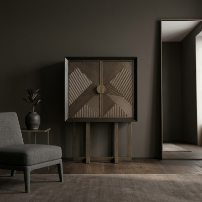 Vetrina in legno marrone elegante e stilosa per la presentazione in soggiorno