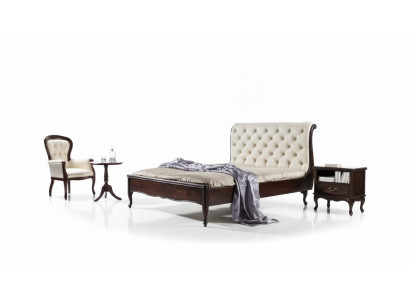 Letto Chesterfield matrimoniale in vera pelle con possibilità di imbottitura con Swarovski.