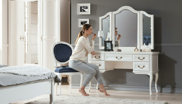 Tavolo trucco con sedia Toeletta Scarpiera con specchiera Comò da trucco Tavolo cosmetico