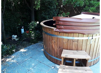 Wellnesspool Whirlpool Blubberbad Badefass Spa-Bad Erholungsbecken
