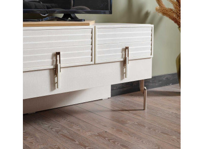 TV-Board und Wandregal für funktionales und stilvolles Wohnzimmer