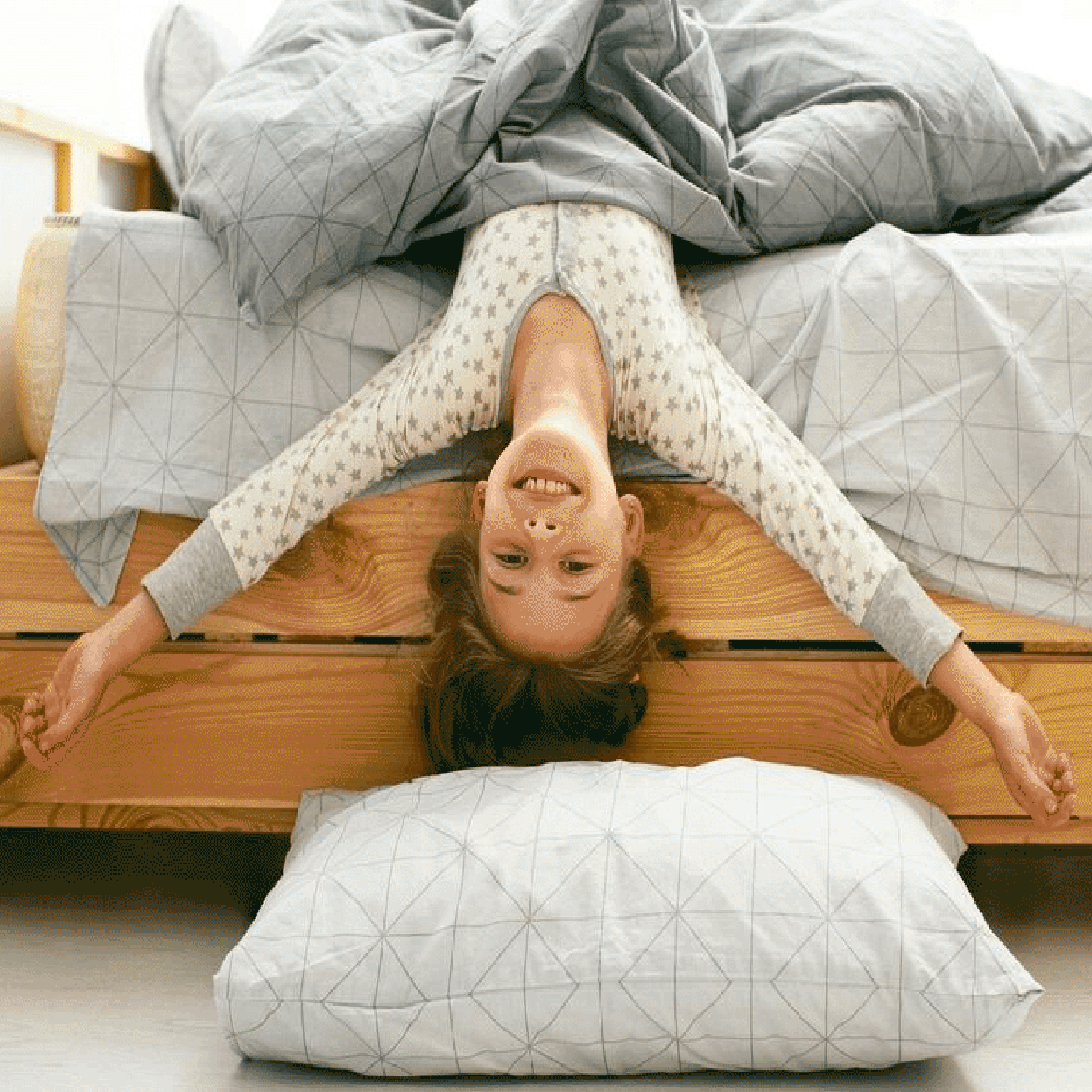 Letto boxspring moderno con base, materasso a molle e topper